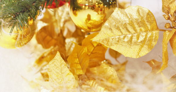 ゴールドカラーのクリスマスツリー