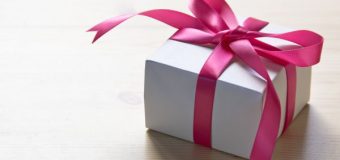 付き合って1年記念の彼女にプレゼントしたい！何がおすすめ？