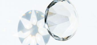 ダイヤモンドの輝きを保つ！自宅でできる簡単クリーニング術と注意点