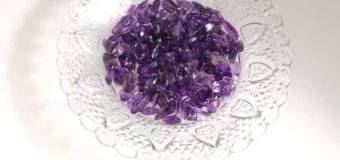 精神性を高めるアメジスト！さざれ石で勇気と決断力を育み成功へ