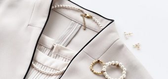 【卒入園・卒入学】ママの式典ジュエリーマナー：パールとブローチの正しい着け方